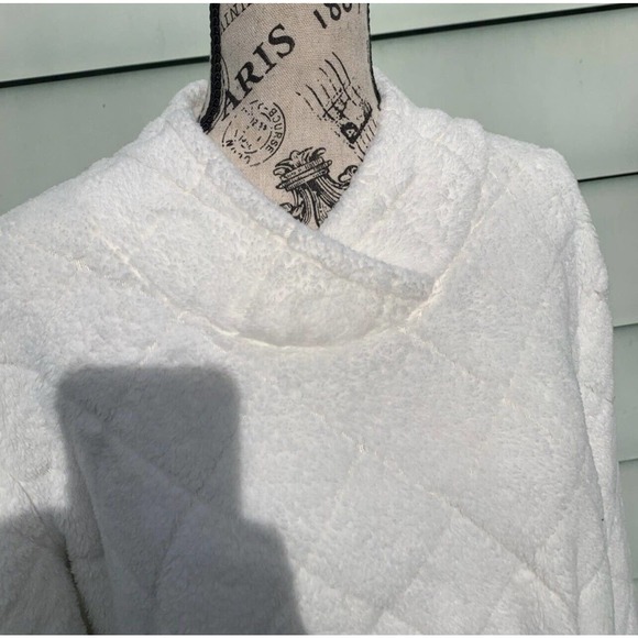 Talbots XL soft white mock neck Quilted patterned soft warm Faux Fur sweater - Picture 5 of 8